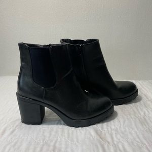 Shi by Journey  Black Boots